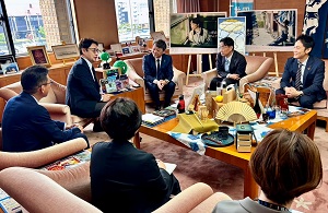 面会 朝日智司 日本生命保険相互会社 代表取締役社長 他の画像01