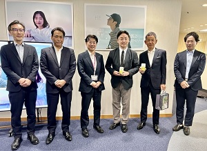面会 塩澤孝之 三菱食品(株)中四国支社長、磯邉健次 (株)フジ香川徳島運営部長 他の画像01
