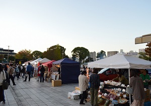 夕暮れマルシェの写真1