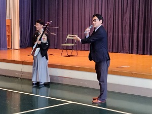 徳島県立板野支援学校での三味線演奏会の写真2