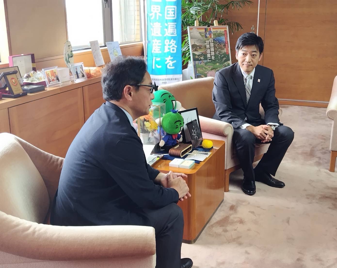 面会：村崎文彦 学校法人村崎学園理事長他の写真