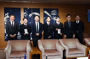 面会：徳島県立鳴門渦潮高等学校 女子サッカー部、男子弓道部の写真