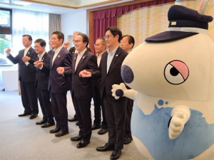 四国の新幹線の早期実現に向けた署名活動開始に関する記者発表の写真1