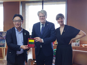 面会：オーレリウス・ジーカス 駐日リトアニア共和国特命全権大使、長崎ラサ氏の写真1