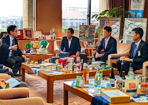 面会：四国旅客鉄道株式会社 西牧世博代表取締役会長他の写真1