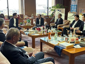 面会：徳島県農業協同組合中央会 松田清見 代表理事会長他の写真
