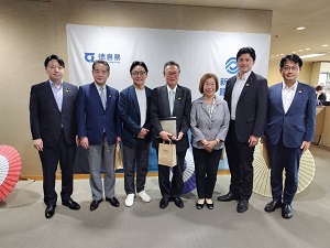 面会： 船田元 自由民主党消費者問題調査会長他の写真1