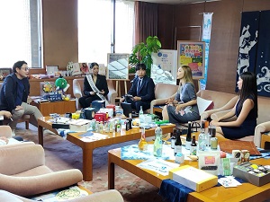 面会：美馬寛子 (株)MY group代表取締役、(特非)ずぅ～っととくしまFUN 小川まりあ氏他の写真1
