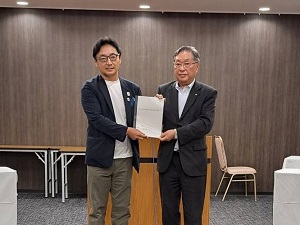 玉井孝治 徳島県町村会会長他から、令和7年度県予算並びに施策に関する要望の写真1
