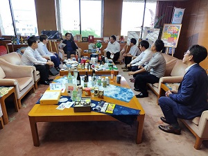 面会：吉野川市商工会青年部 浦野 博史氏他の写真1