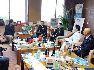 面会：小林弘樹 陸上自衛隊中部方面総監陸将他の写真2