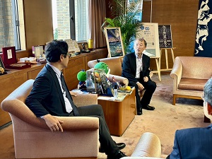面会：岡本誠司 消防団員等公務災害補償等共済基金常務理事の写真1