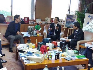 面会：株式会社エイチ・アイ・エス 山野邉 敦 取締役他の写真1