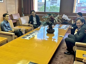 面会：浜口伸一（株）メイボックジャパン代表取締役他の写真1