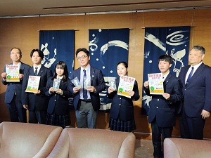 面会：原田成一朗 徳島県立吉野川高等学校長、同校食ビジネス科2年生4名他の写真