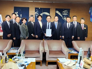 影治信良 徳島県国土調査推進協議会会長他から令和7年度地籍調査事業の予算要望の写真