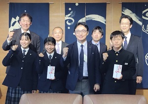 面会：徳島県立つるぎ高等学校男子陸上競技部、徳島県立鳴門高等学校女子陸上競技部の写真