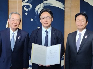 面会：長岡奨 (一社)徳島経済同友会 代表幹事、三木康弘 同代表幹事、廣瀬弘享 同観光振興委員長他の写真