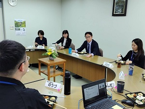 視察：中央こども女性相談センターおよびランチミーティングの写真