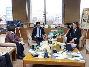 面会：林博章 徳島県立鳴門渦潮高校教諭の写真