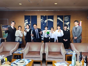 面会：徳島市佐古小学校 合唱部、金管バンド部の写真
