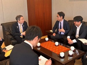 面会 水嶋光一 在大韓民国日本国大使館特命全権大使他の画像
